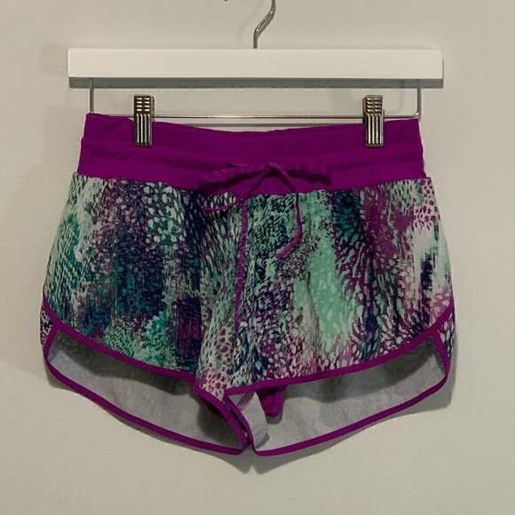 LIKE NEW Suva Run Short II Animal Impressions Print Multi Orchid Purple | Garden - Picture 4 of 9